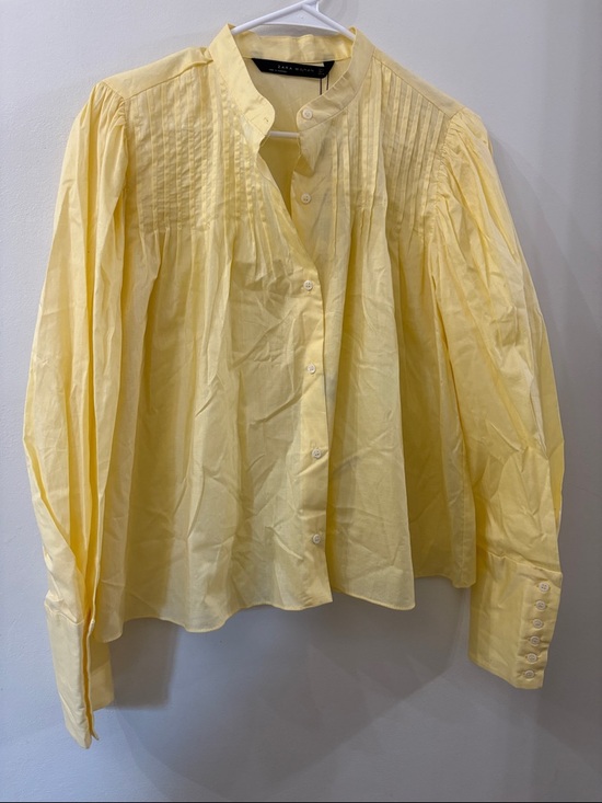 Tops - Zara Pale Yellow Pintuck Button-Front Blouse - NWT - large - 100% cotton